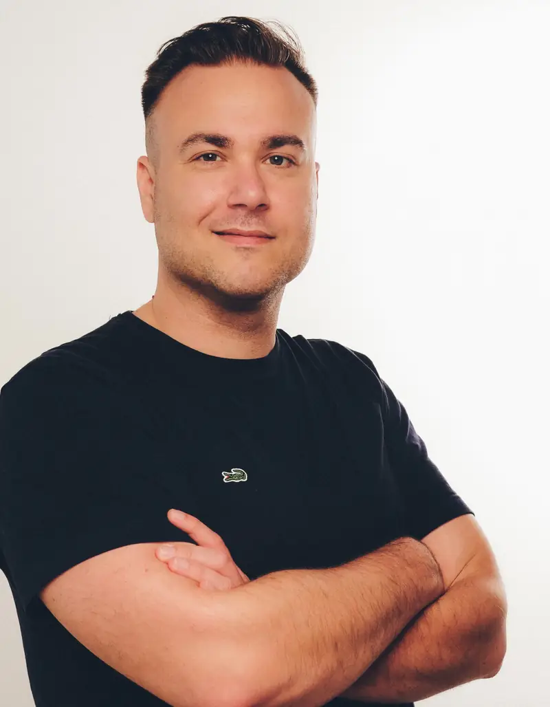Christian Biela, Mitarbeiter bei Hansefit, Portraitfoto für die Teamseite